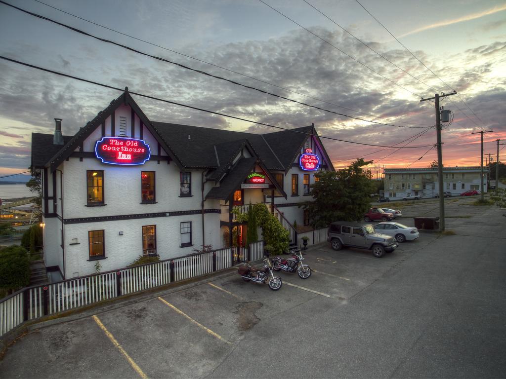 The Old Courthouse Inn Powell River Exterior foto