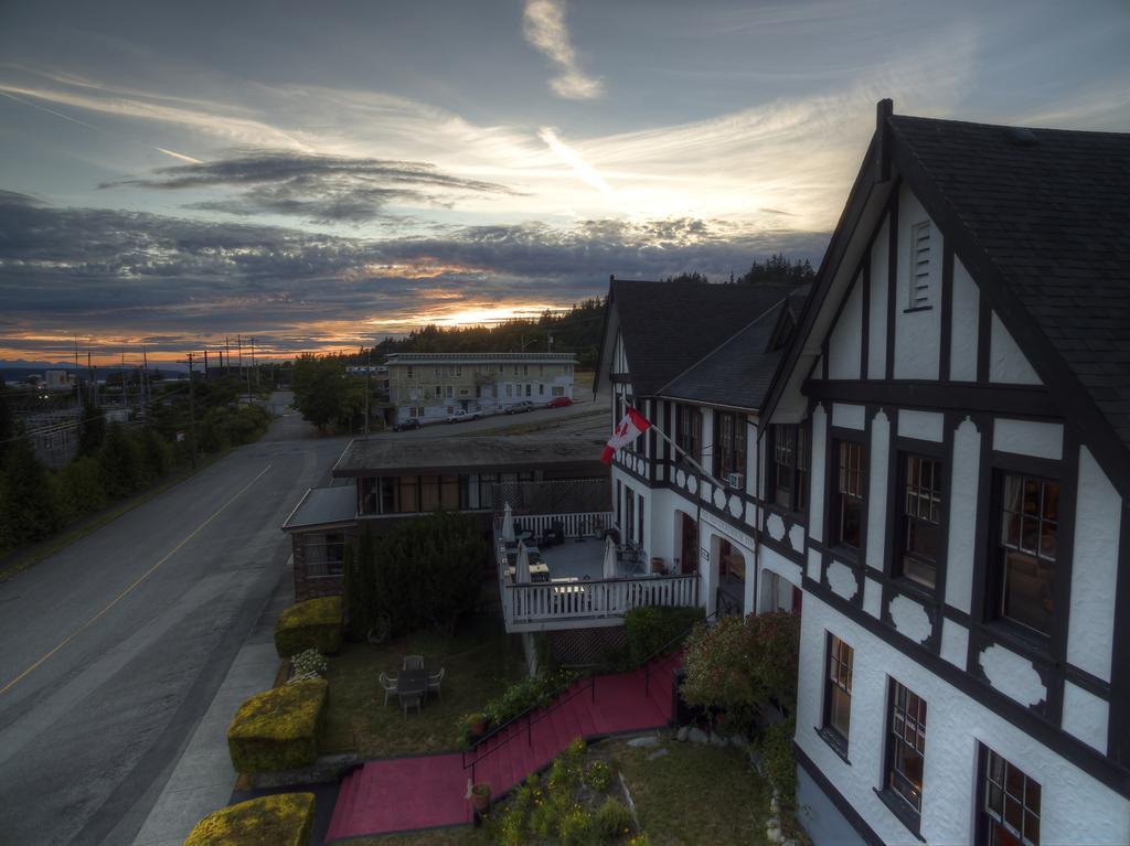 The Old Courthouse Inn Powell River Exterior foto