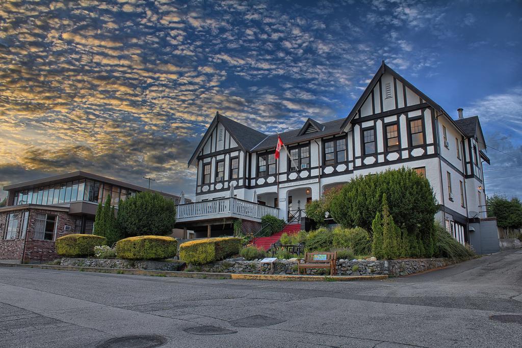 The Old Courthouse Inn Powell River Exterior foto