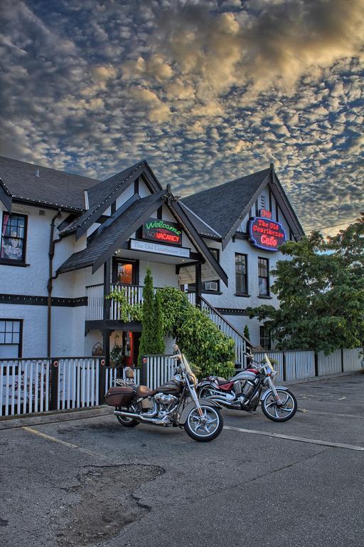 The Old Courthouse Inn Powell River Exterior foto